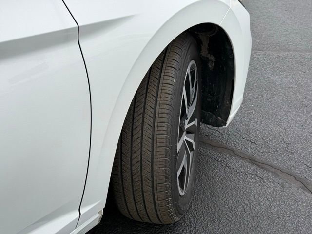 Used 2025 Volkswagen Jetta SE image 11