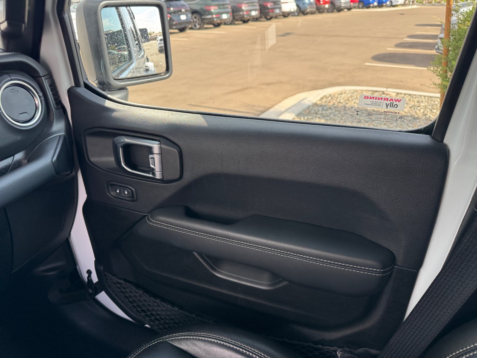 Used 2023 Jeep Wrangler Unlimited Sahara AWD/4WD image 16