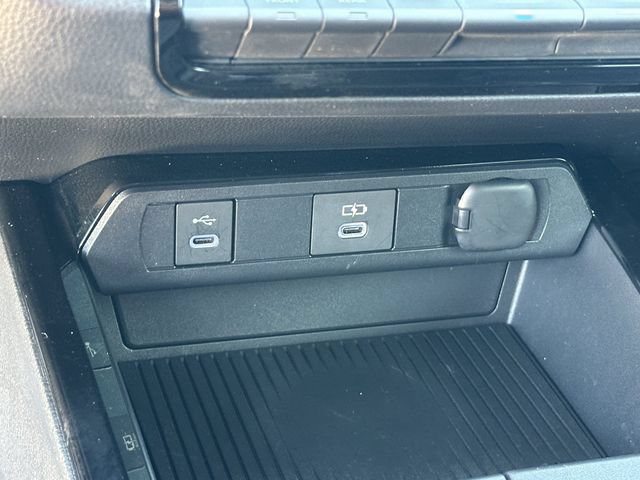 Used 2023 Toyota Prius XLE FWD image 19