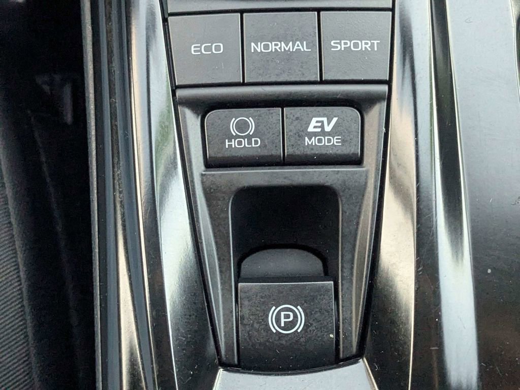 Used 2025 Toyota Camry LE image 23