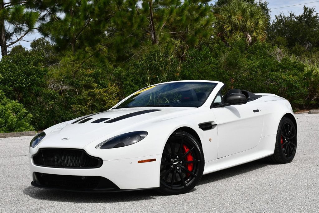 Used 2017 Aston Martin V12 Vantage S RWD image 19