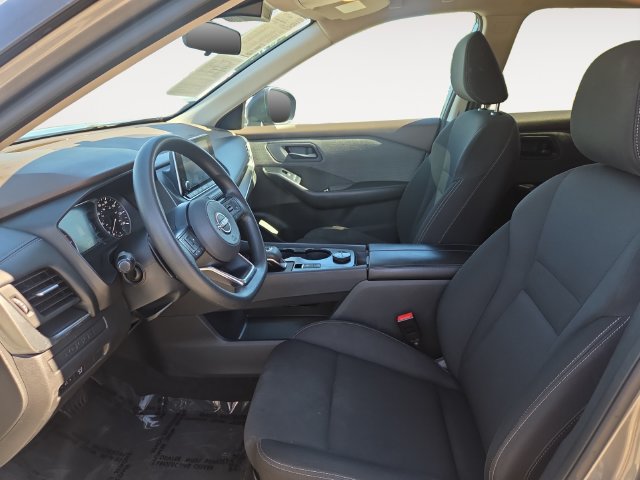 Used 2023 Nissan Rogue S AWD/4WD image 9