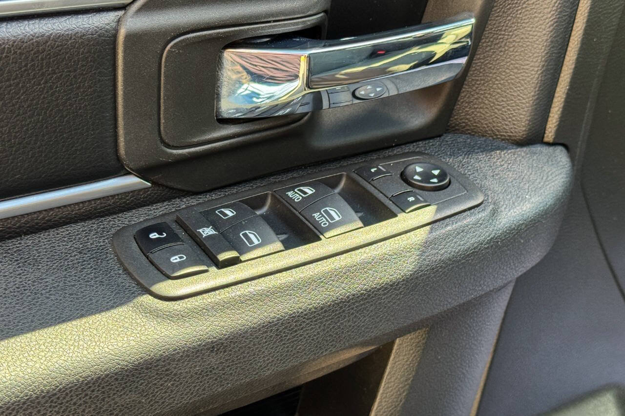 Used 2022 RAM 1500 Classic Warlock AWD/4WD image 22