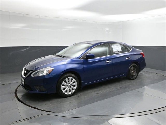 Used 2017 Nissan Sentra SV image 1
