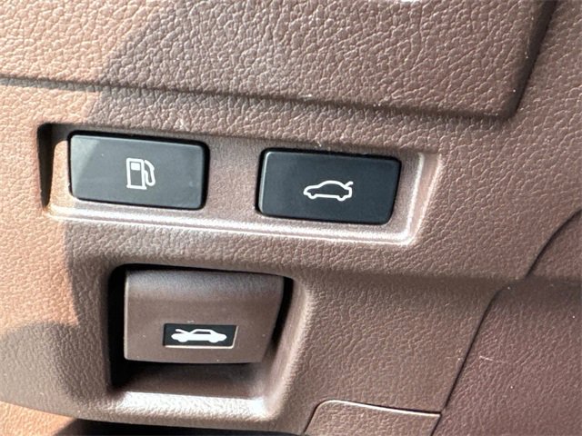 Used 2020 Lexus ES 300h w/ Premium Package image 28