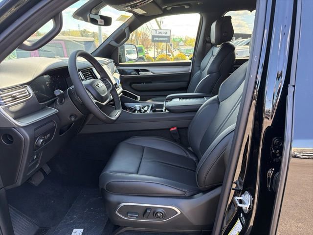 New 2026 Jeep Grand Wagoneer Limited AWD/4WD image 17