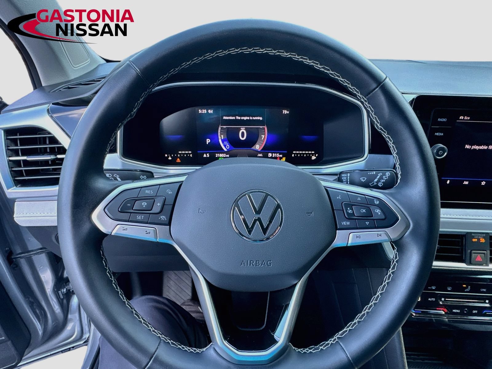 Used 2025 Volkswagen Taos SE AWD/4WD image 14