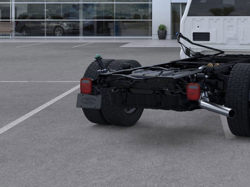New 2025 Ford F550 4x4 Regular Cab Super Duty image 21