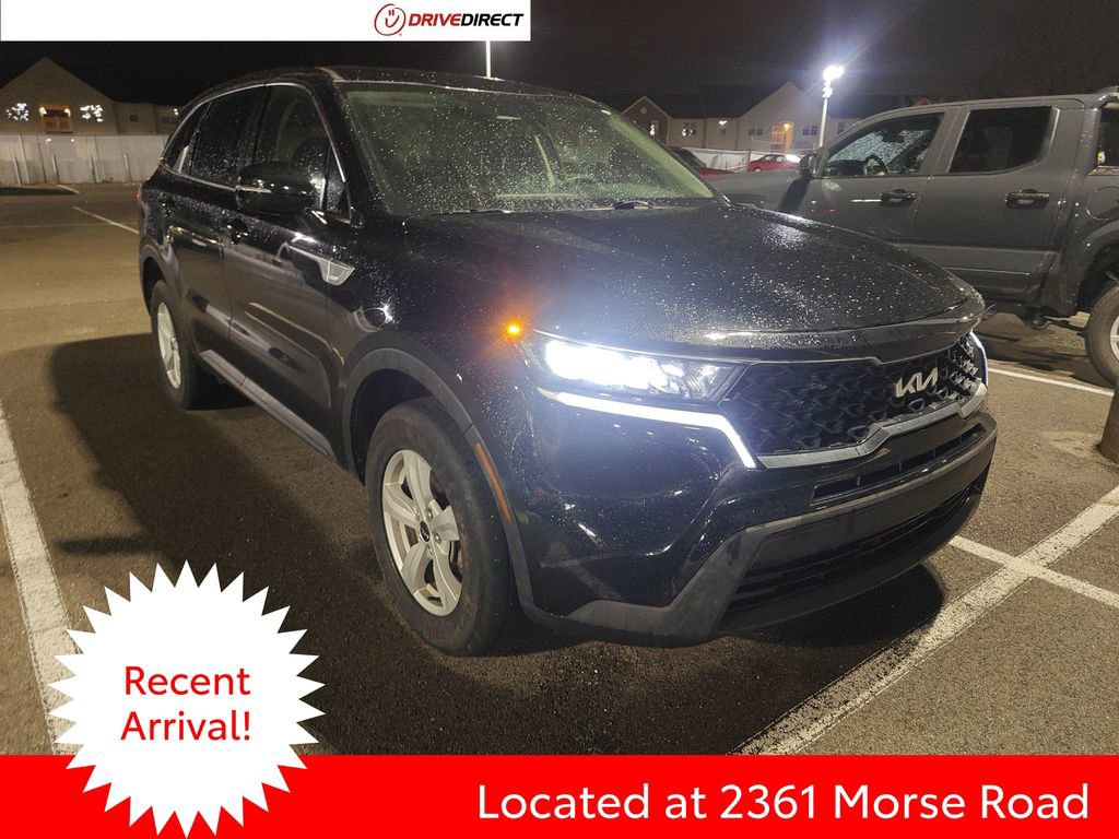 Used 2023 Kia Sorento LX image 1