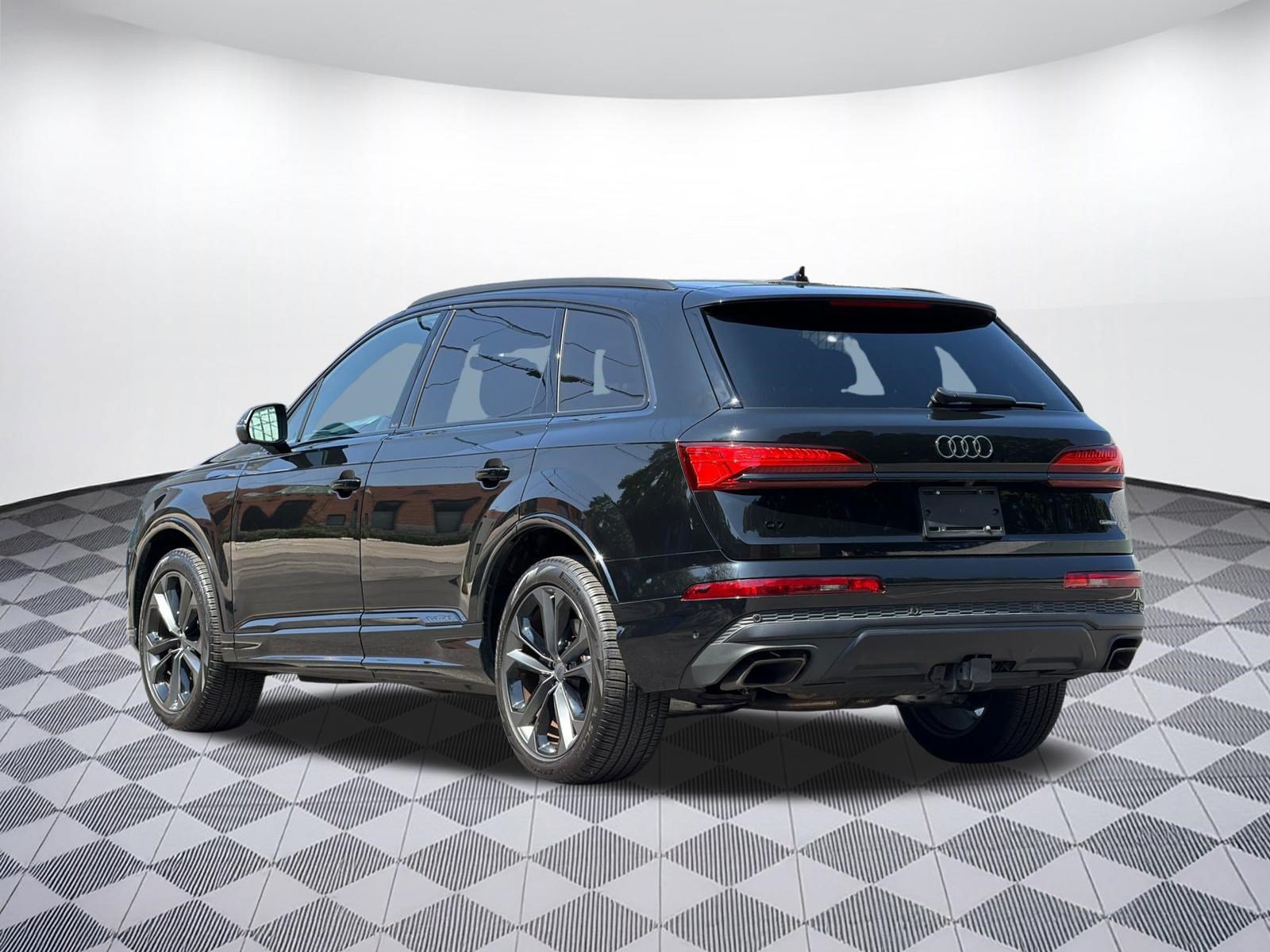 Used 2026 Audi Q7 3.0T Premium Plus w/ Premium Plus Package AWD/4WD image 3