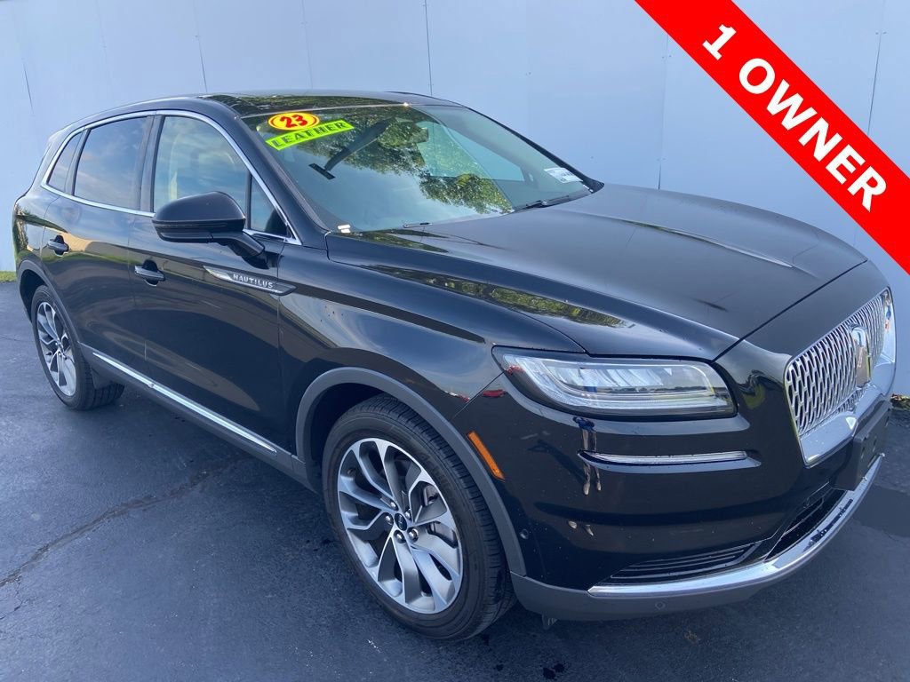 Used 2023 Lincoln Nautilus Reserve w/ Equipment Group 201A FWD image 2