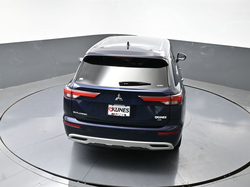 Used 2024 Mitsubishi Outlander AWD image 48