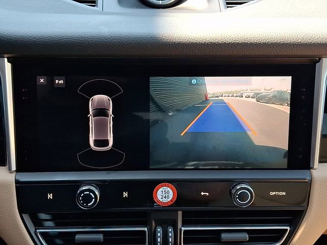 Certified 2022 Porsche Macan S AWD/4WD image 22