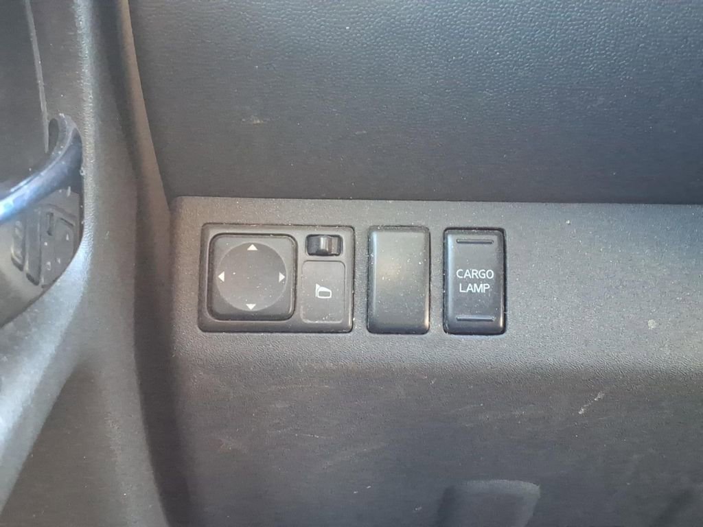 Used 2009 Nissan Frontier SE w/ Power Pkg image 22