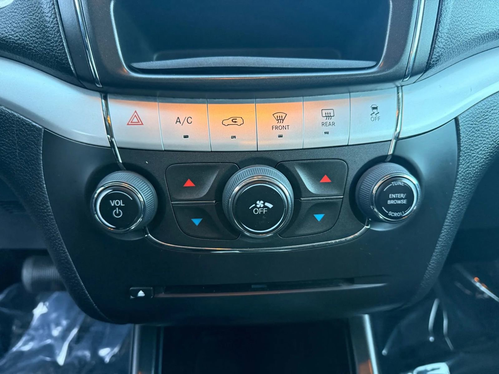 Used 2017 Dodge Journey SE w/ Flexible Seating Group image 21