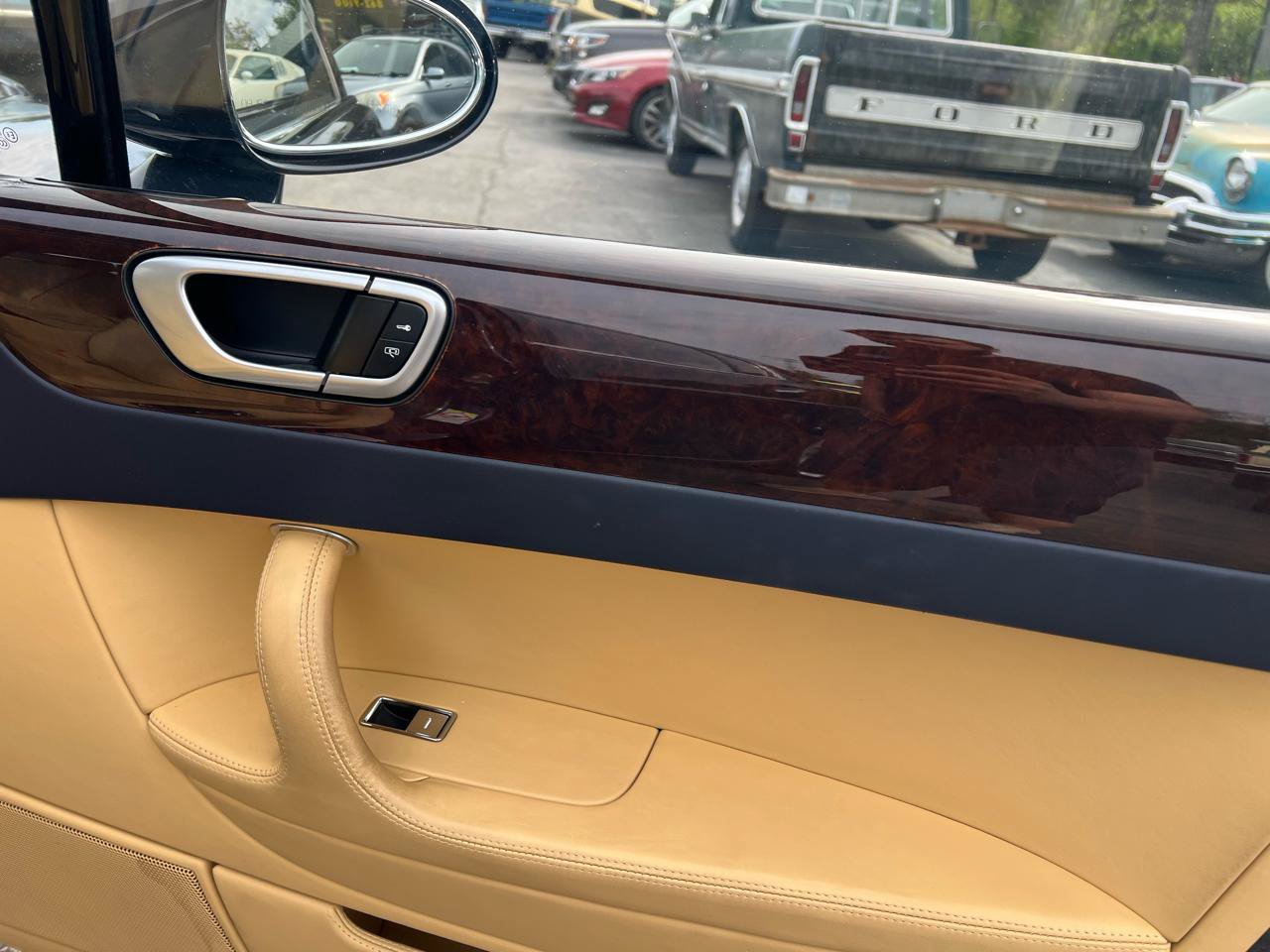 Used 2009 Bentley Flying Spur Flying Spur AWD/4WD image 20