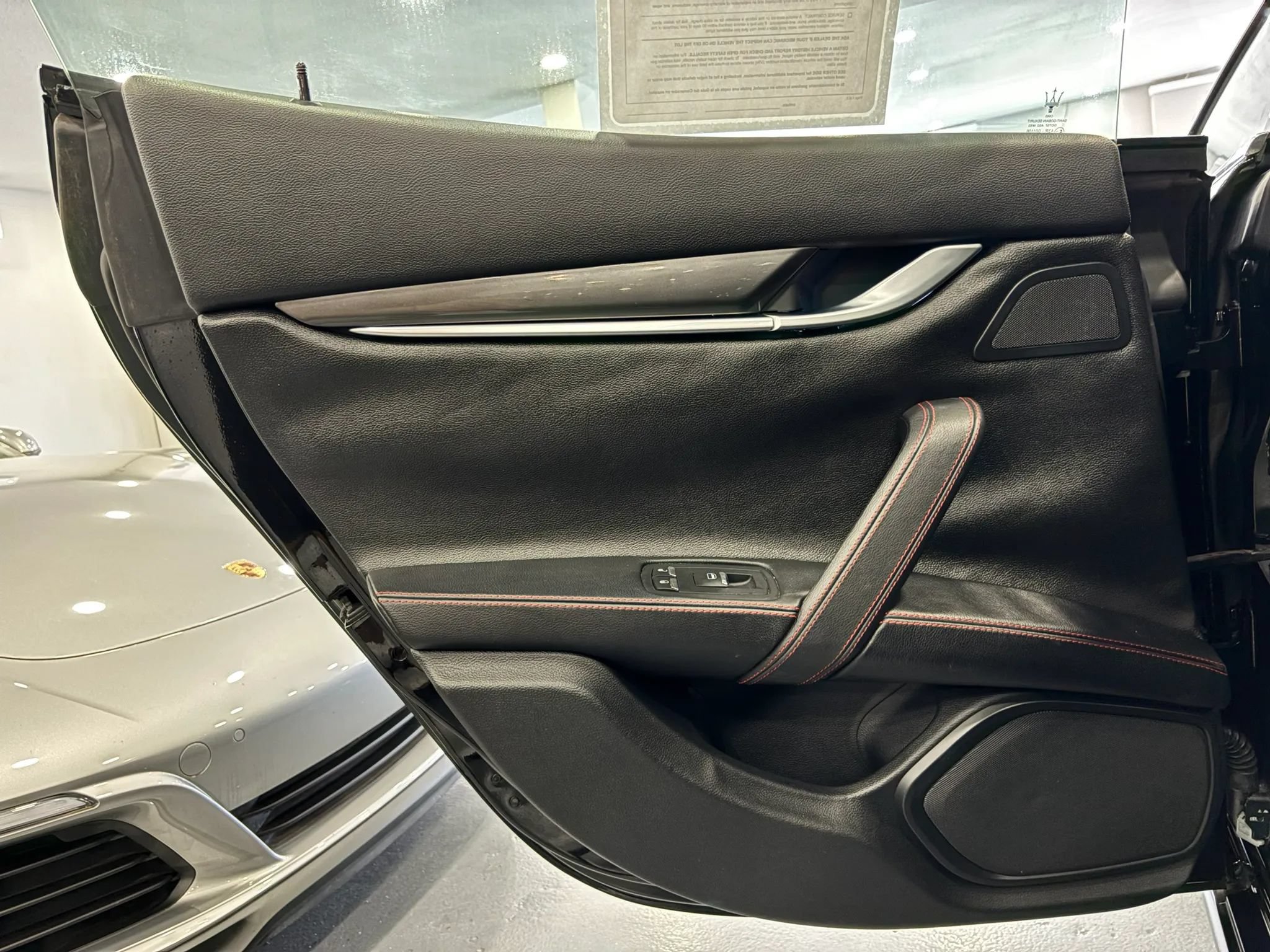 Used 2017 Maserati Ghibli RWD image 40
