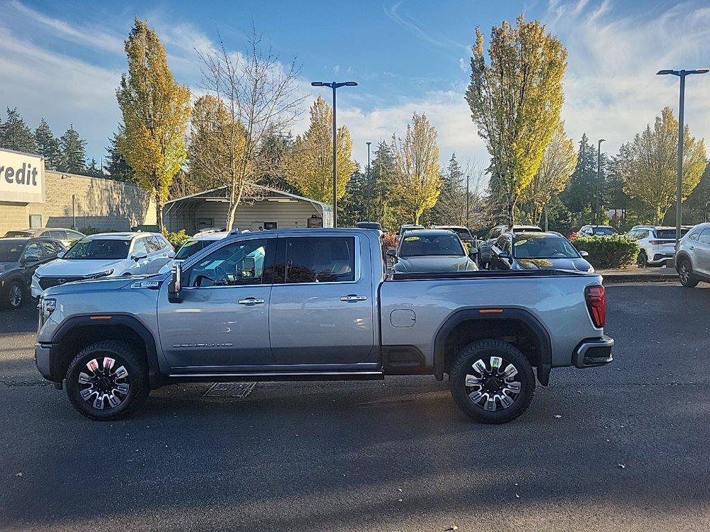 Used 2024 GMC Sierra 3500 Denali w/ Denali Reserve Package AWD/4WD image 12