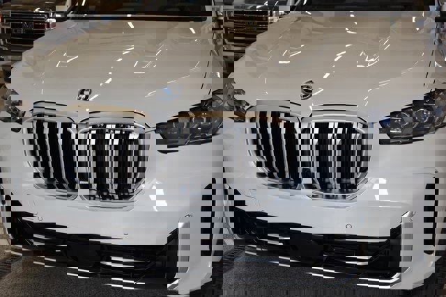 New 2026 BMW X5 xDrive50e image 15