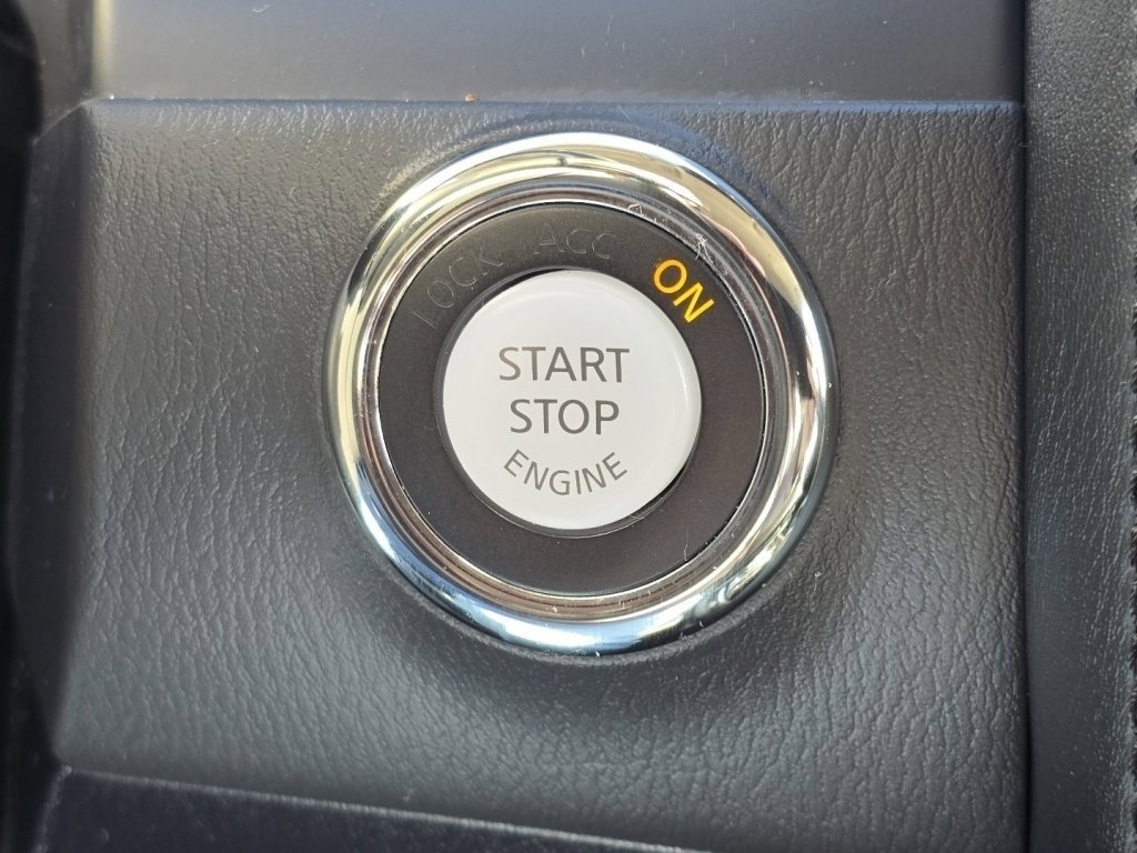 Used 2024 Nissan Armada SV image 28