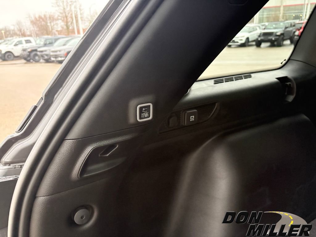 New 2025 Jeep Grand Cherokee Limited w/ Luxury Tech Group II image 30