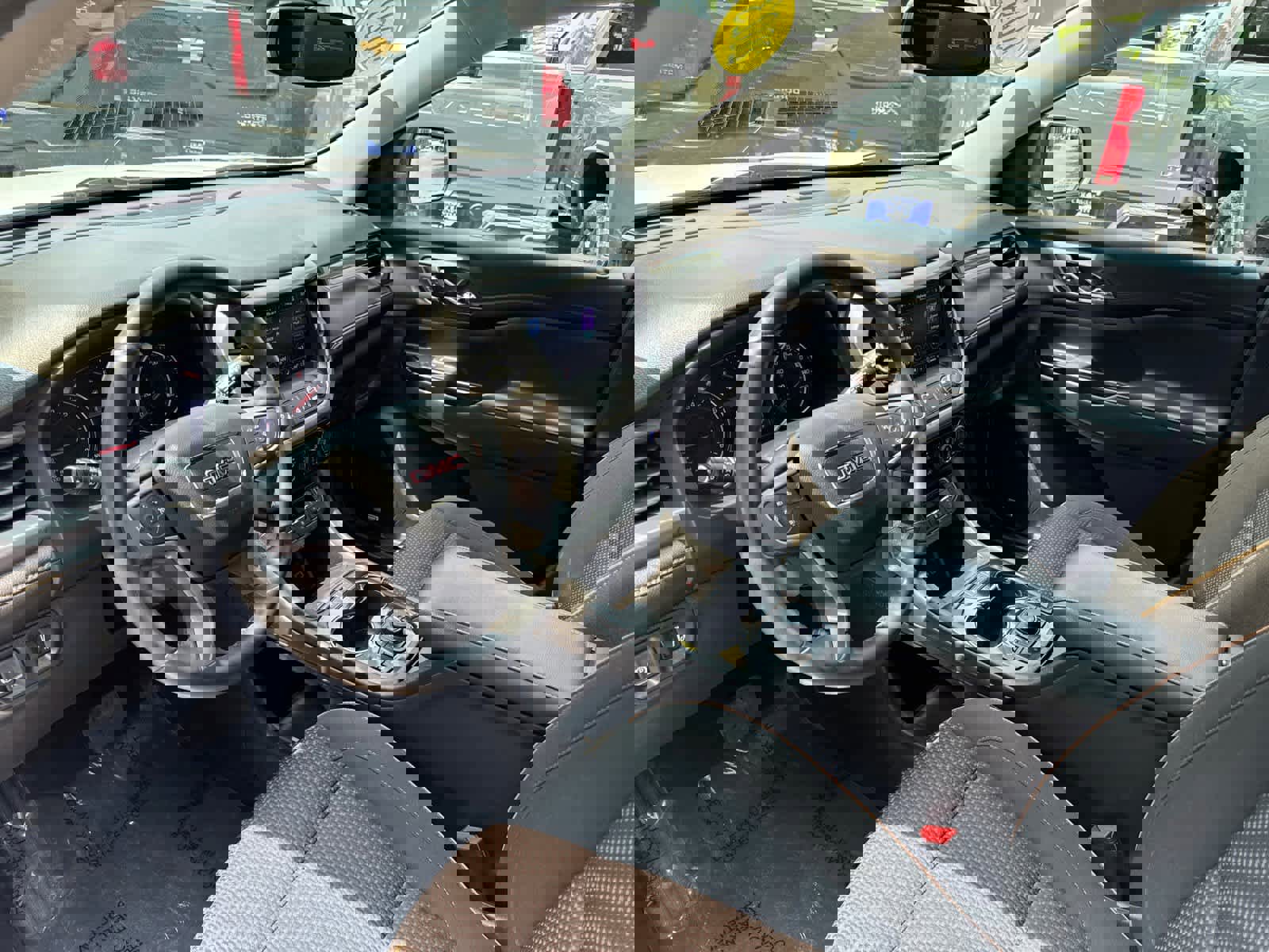 Used 2023 GMC Acadia AT4 image 12