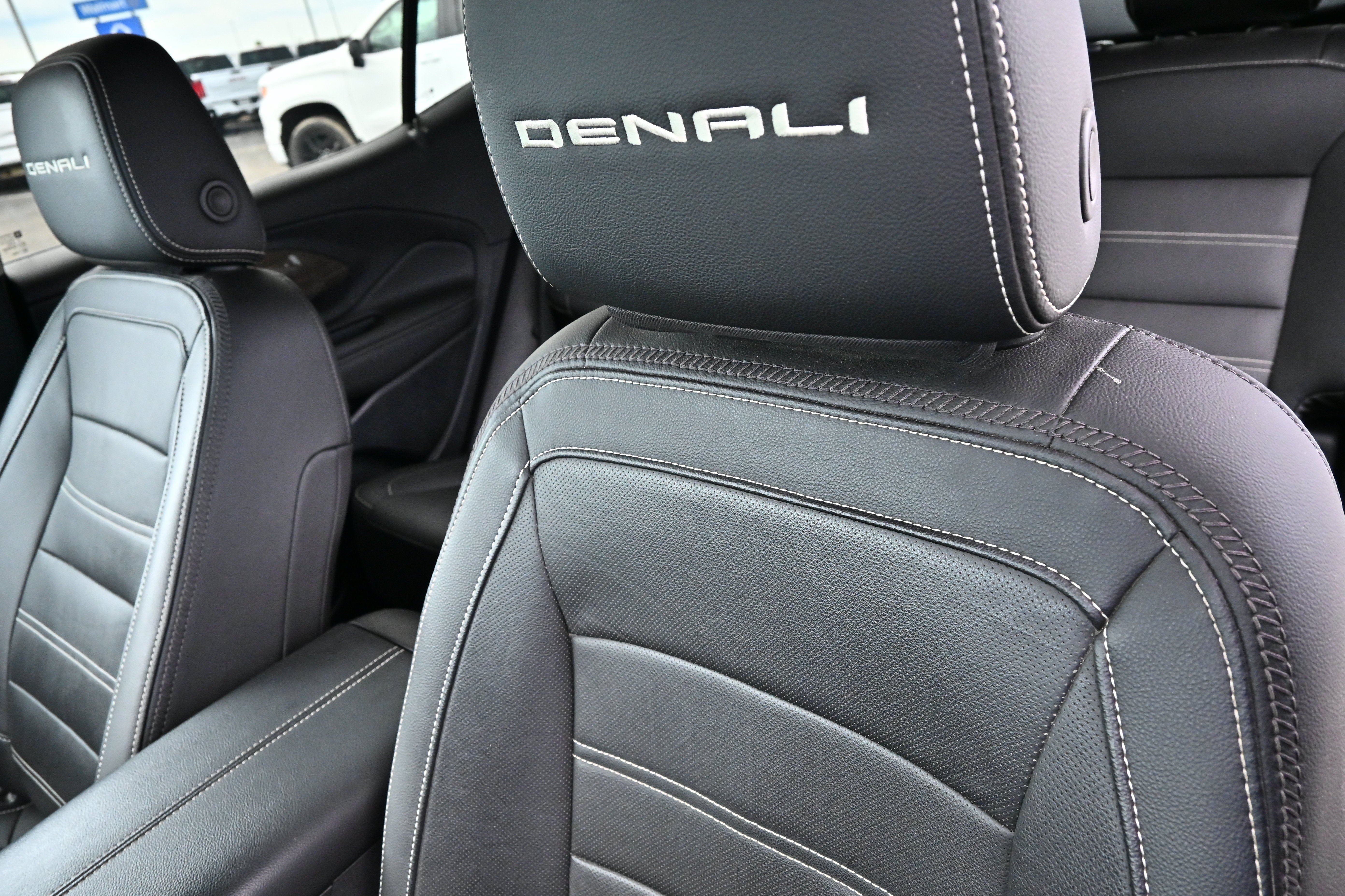 Used 2023 GMC Terrain Denali w/ LPO, Floor Liner Package AWD/4WD image 24