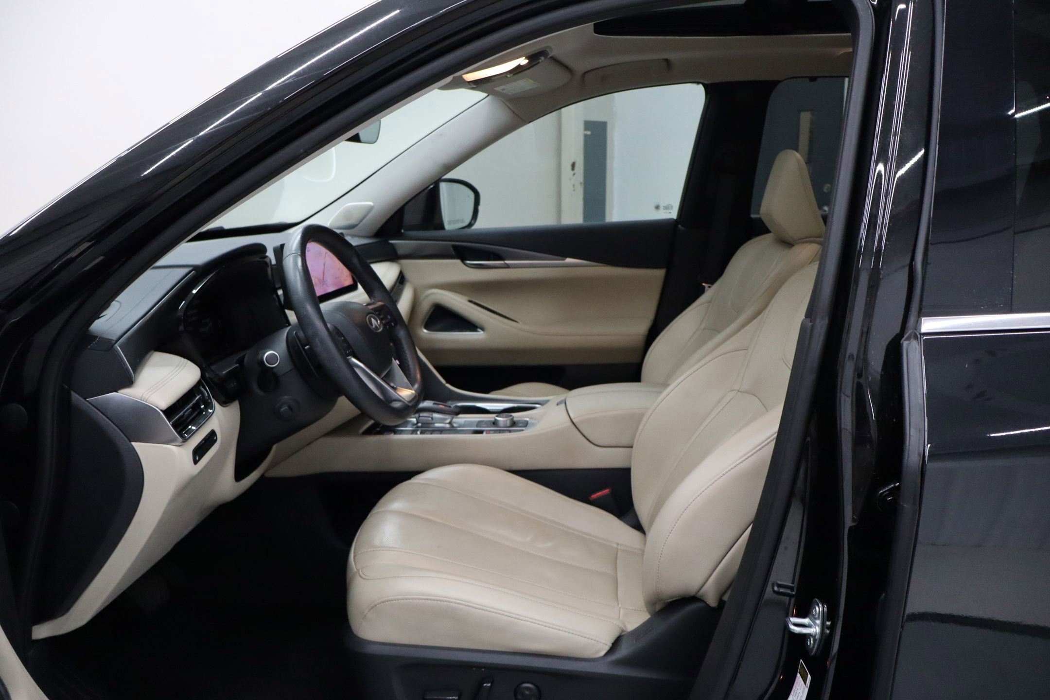Used 2023 INFINITI QX60 Luxe w/ Performance Audio Package image 27