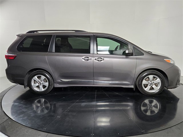Used 2019 Toyota Sienna LE image 7
