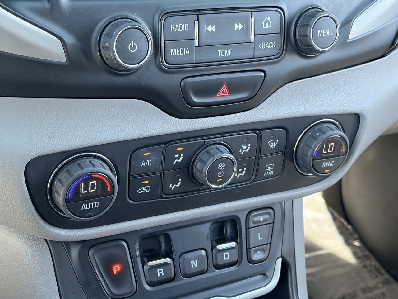 Used 2018 GMC Terrain SLT w/ Preferred Package image 30