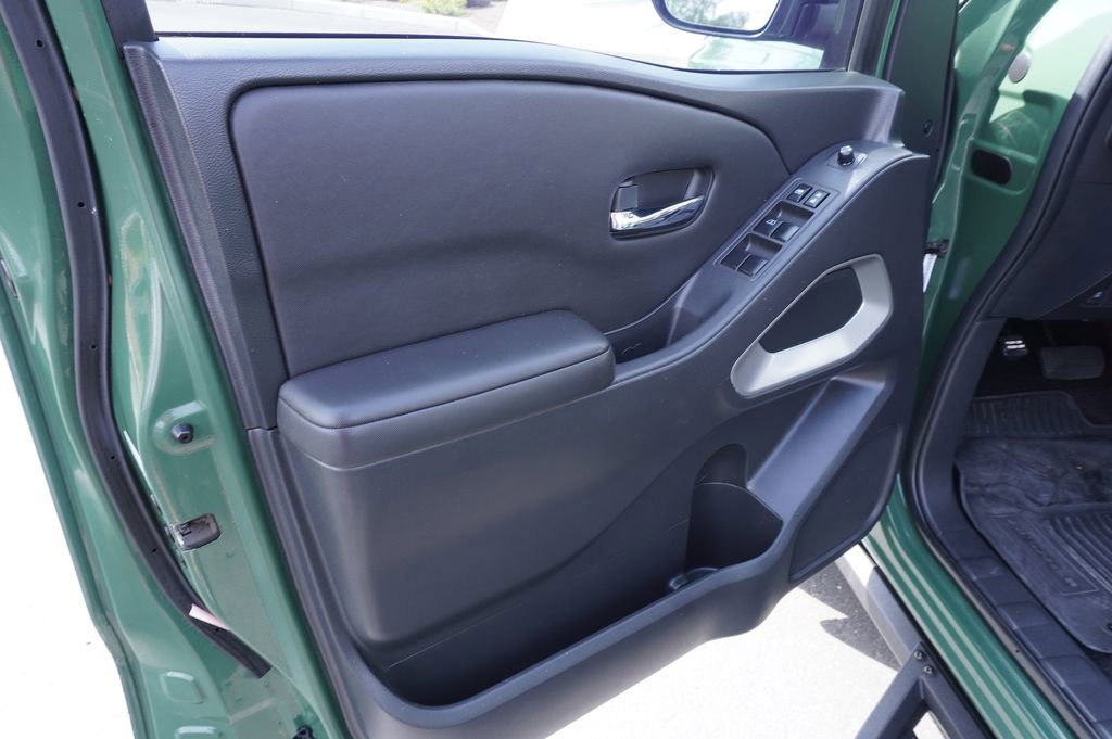 Certified 2024 Nissan Frontier SL w/ Technology Package image 16