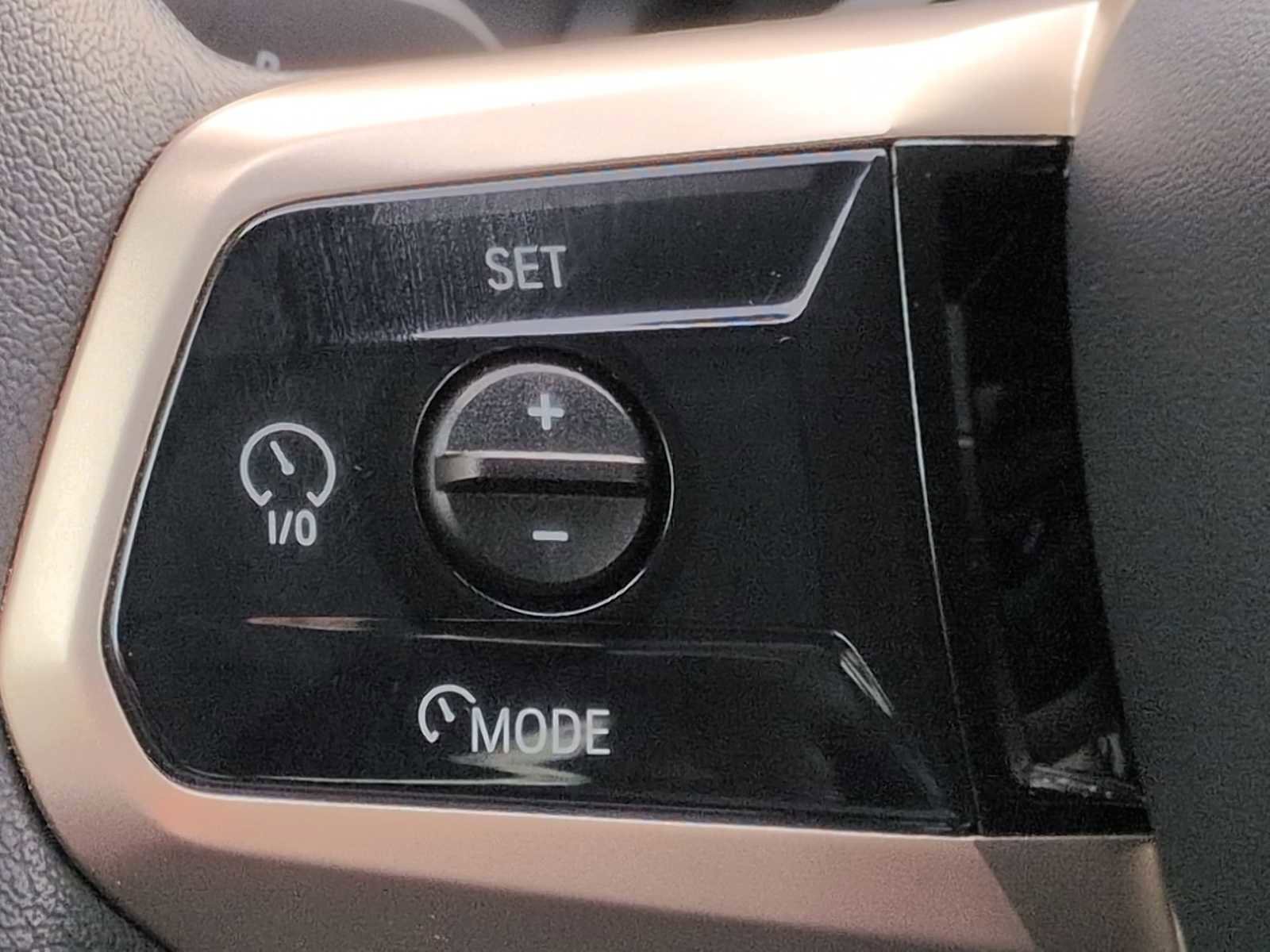 Certified 2025 BMW iX xDrive50 w/ Premium Package image 25