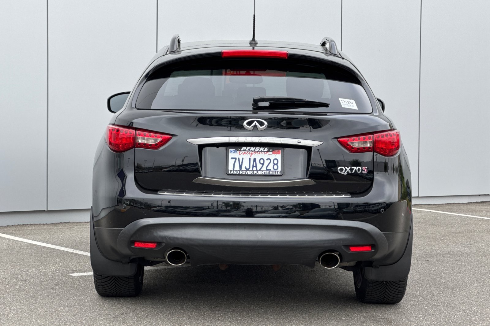 Used 2017 INFINITI QX70 2WD w/ Premium Package image 4