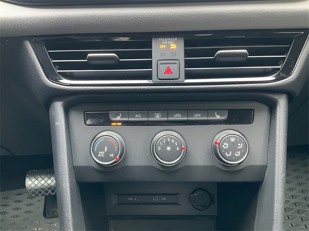 Used 2022 Volkswagen Taos SE image 23