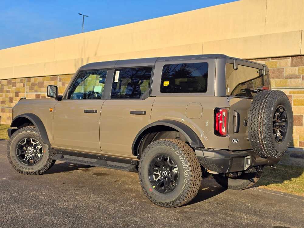 New 2026 Ford Bronco Badlands image 8