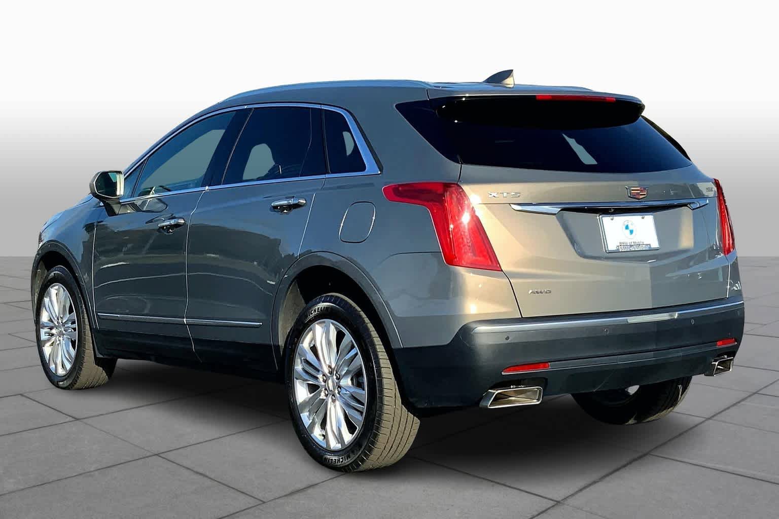 Used 2018 Cadillac XT5 Premium Luxury AWD/4WD image 11