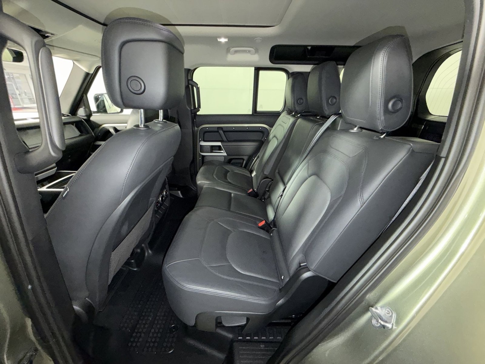 Used 2023 Land Rover Defender 110 S image 20