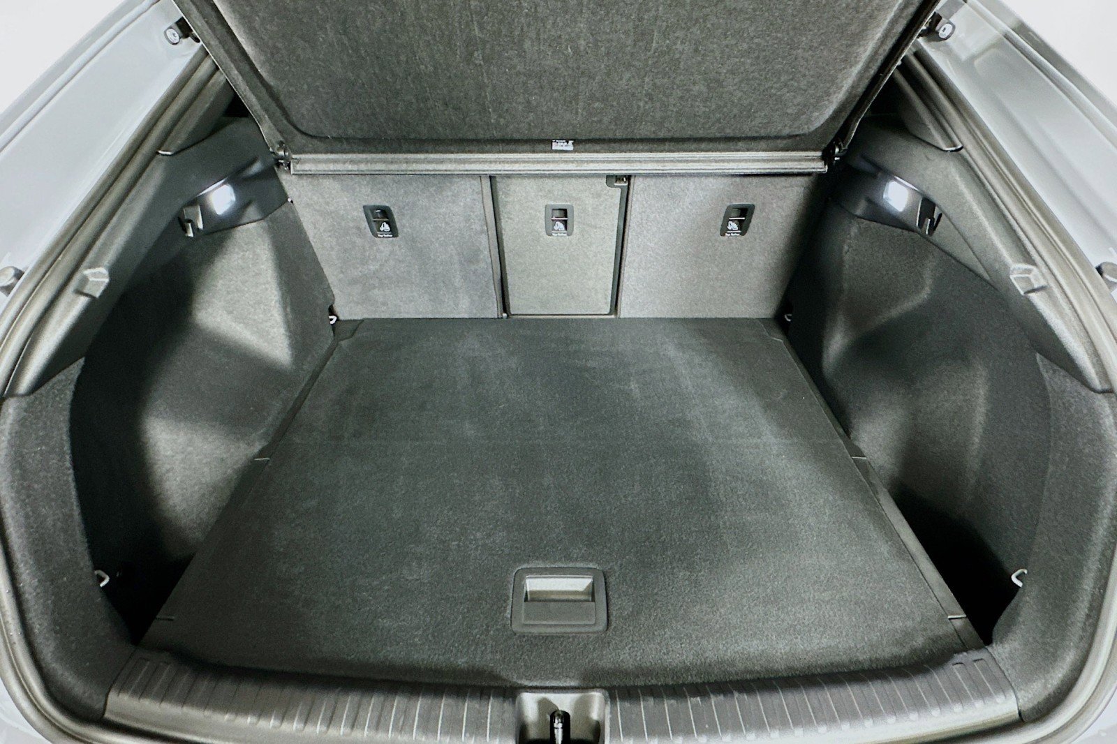 Used 2024 Audi Q4 e-tron Prestige w/ Black Optic Plus Package image 22