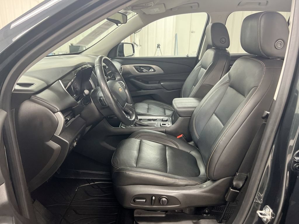 Used 2019 Chevrolet Traverse LT w/ LPO, Floor Liner Package FWD image 19