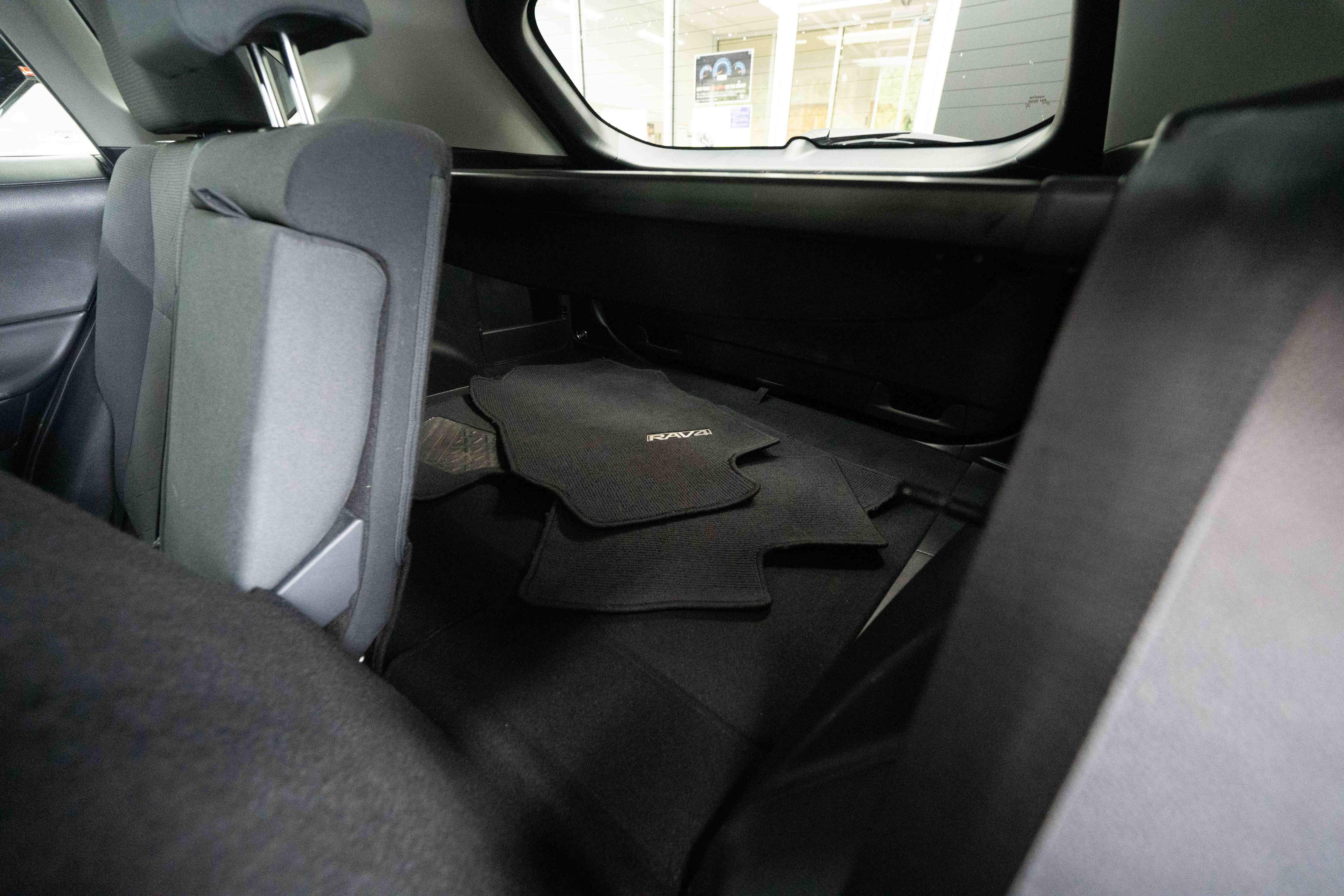 Used 2019 Toyota RAV4 XLE FWD image 24