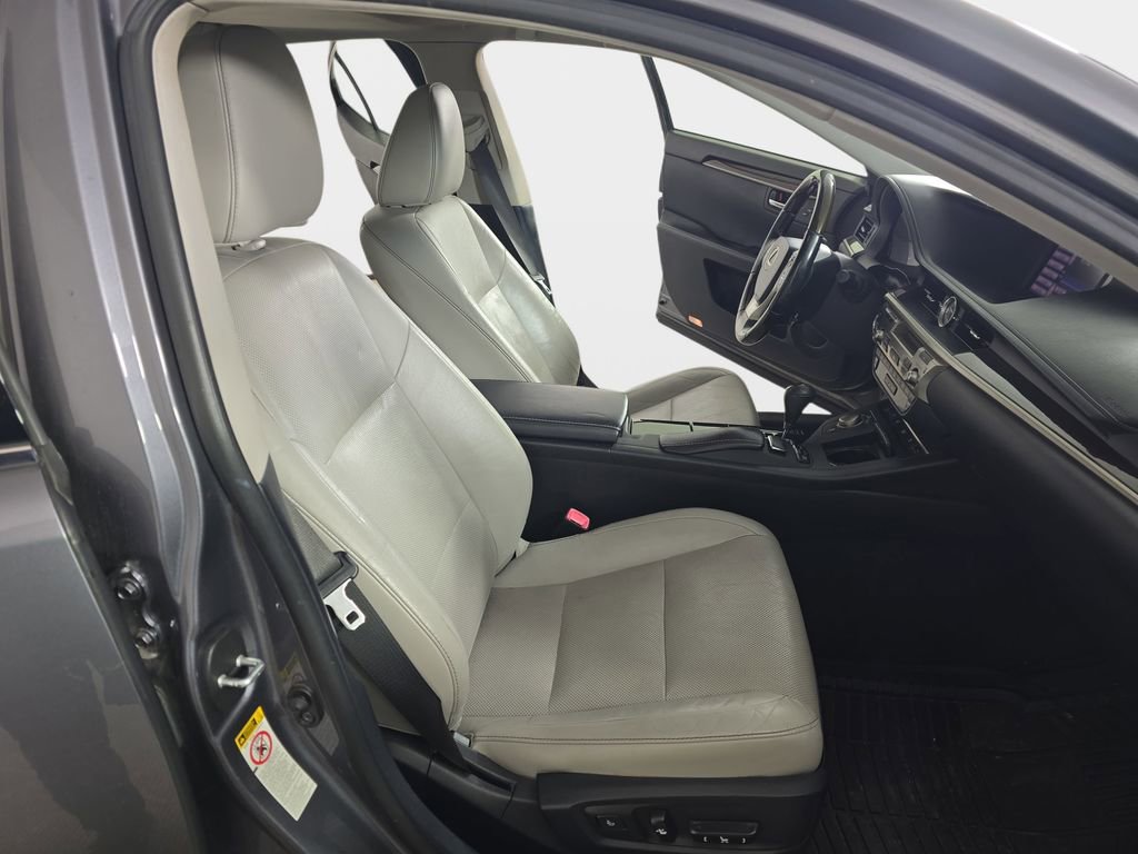 Used 2013 Lexus ES 350 w/ Luxury Pkg image 10
