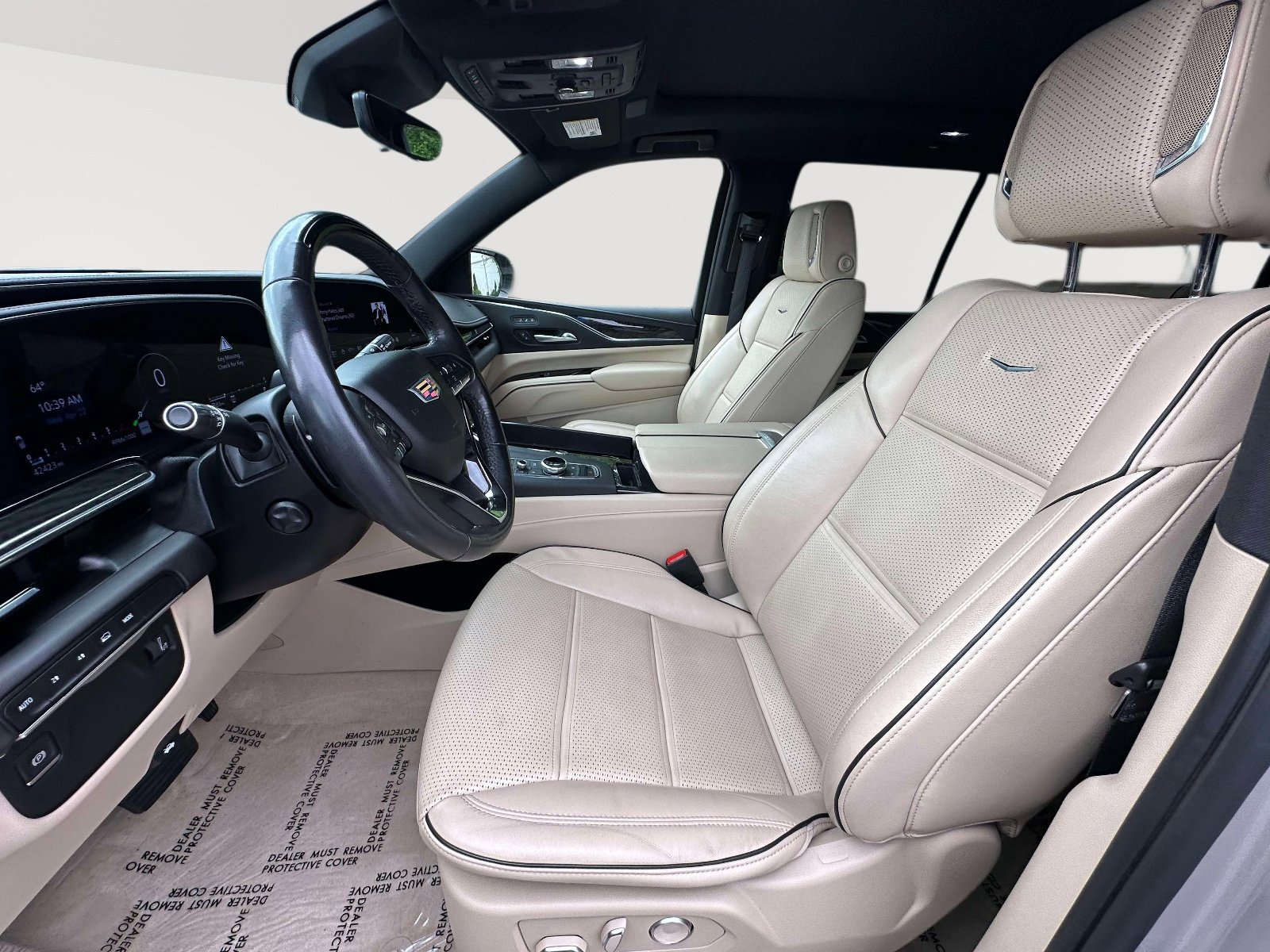 Used 2024 Cadillac Escalade Premium Luxury AWD/4WD image 24