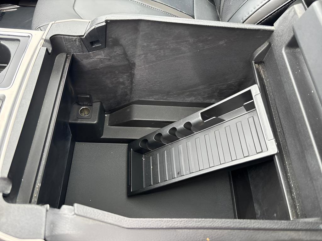 Used 2016 Ford F150 Platinum w/ Equipment Group 701A Luxury image 21