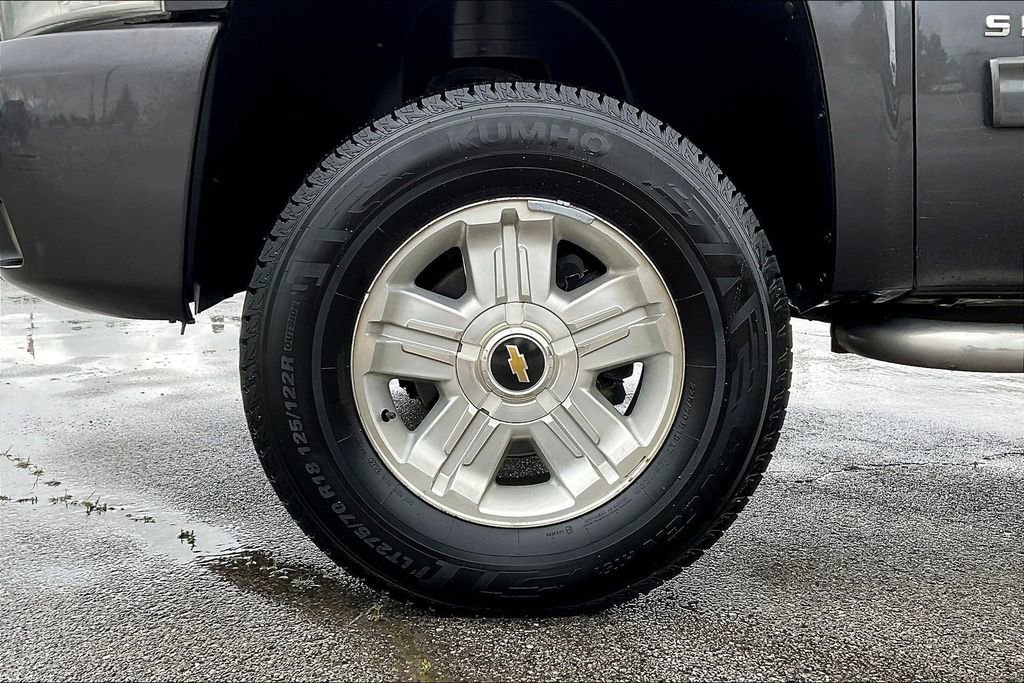 Used 2011 Chevrolet Silverado 1500 LT w/ All-Star Edition AWD/4WD image 8
