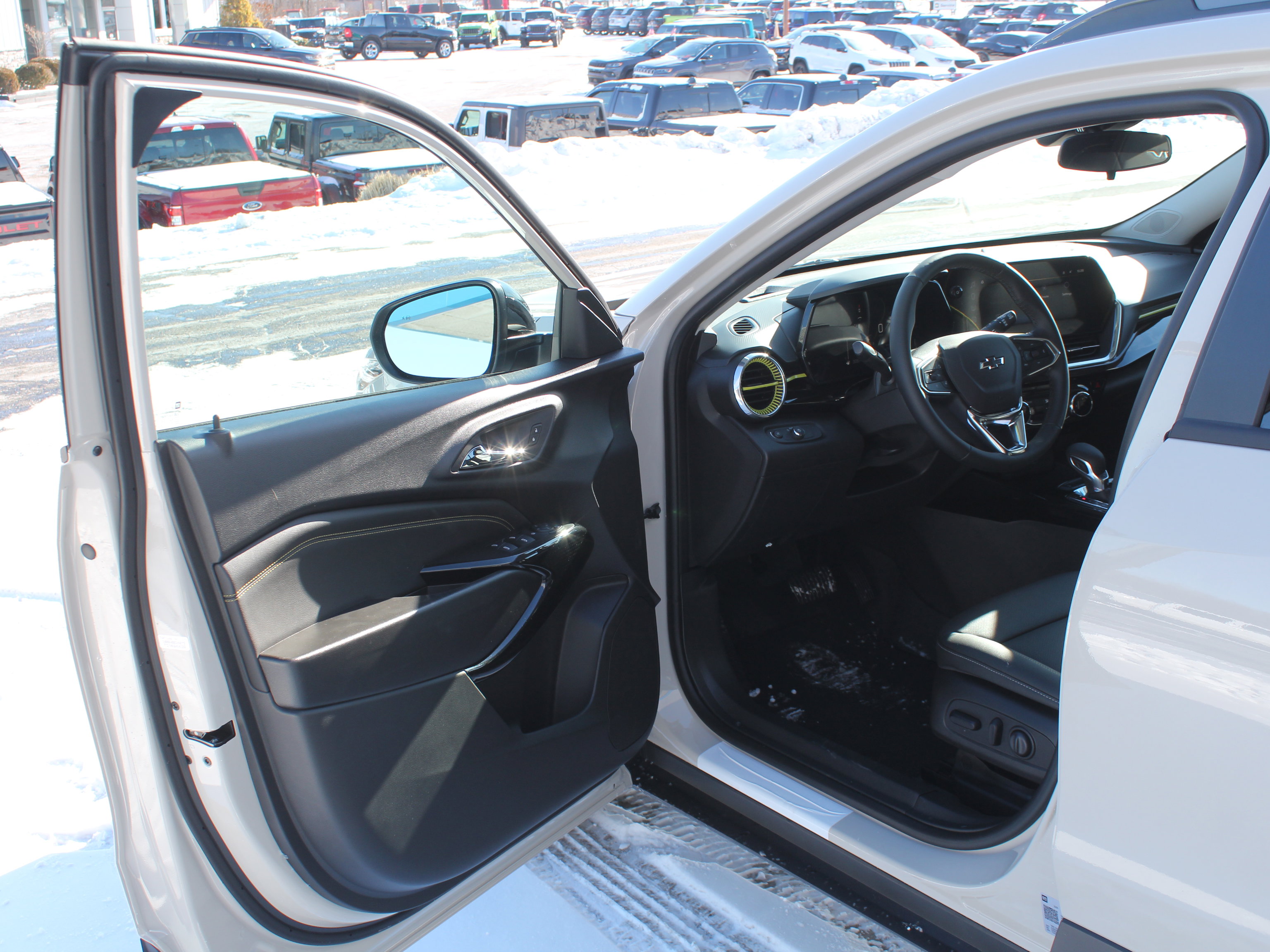 New 2026 Chevrolet Trax ACTIV w/ Sunroof Package image 8