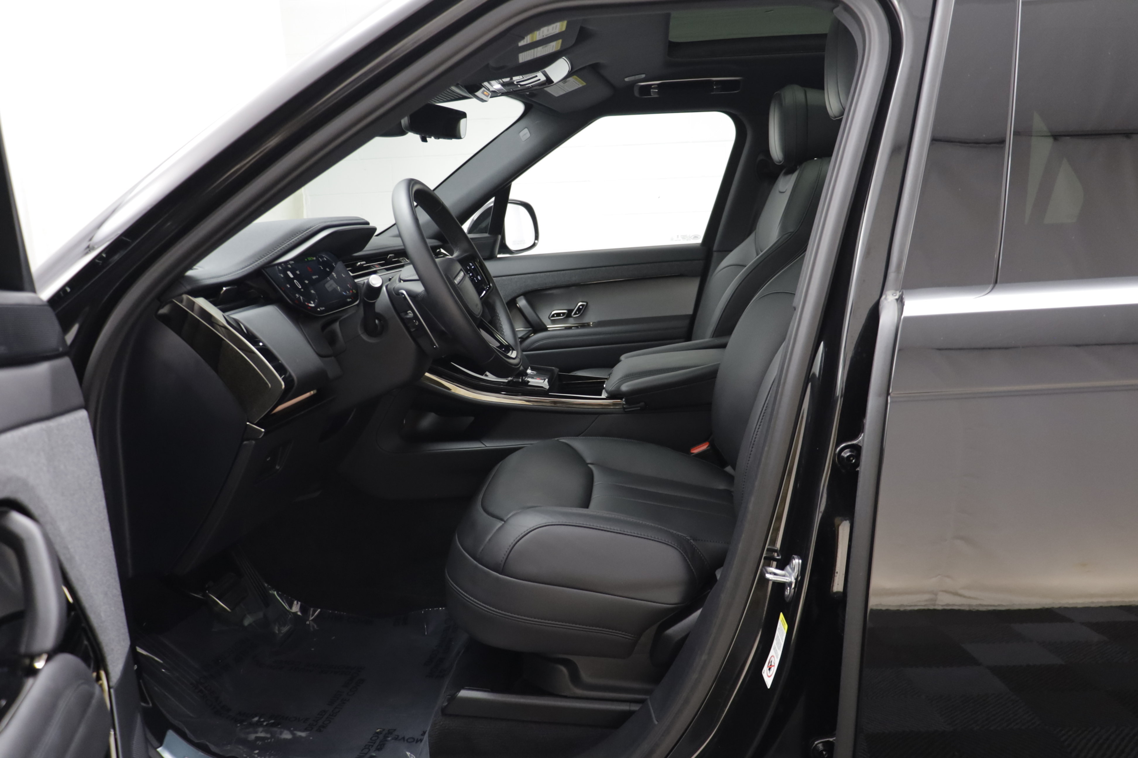 Certified 2026 Land Rover Range Rover Sport Dynamic SE AWD/4WD image 5