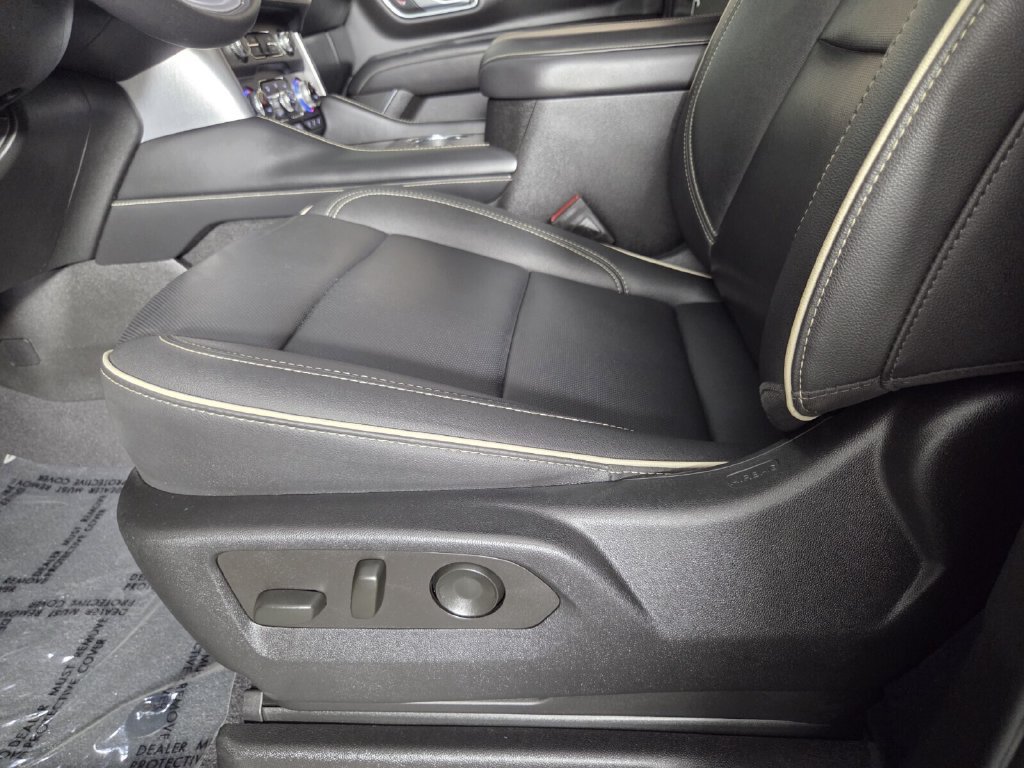 Used 2022 GMC Yukon SLT w/ SLT Premium Package RWD image 12