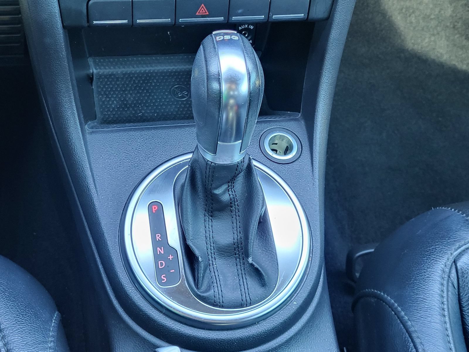Used 2013 Volkswagen Beetle 2.0T FWD image 18