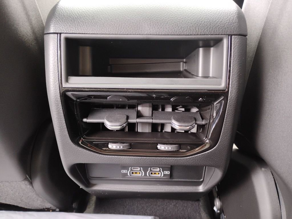 New 2025 Jeep Grand Cherokee 4WD image 18