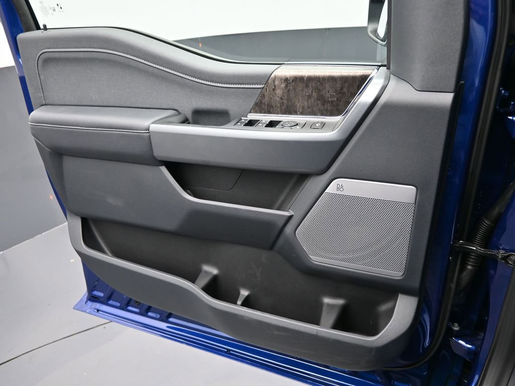 New 2026 Ford F350 Lariat w/ Black Appearance Package image 17